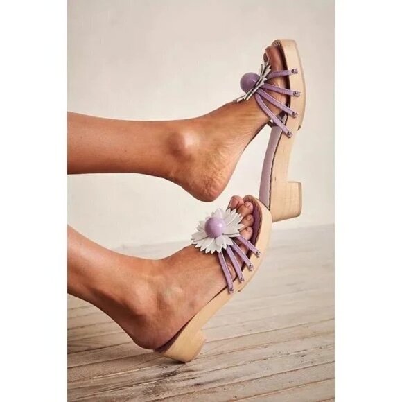 NEW Jeffrey Campbell X Free People Blossoms Wooden Sandal Size 8.5 Lilac - Picture 2 of 6